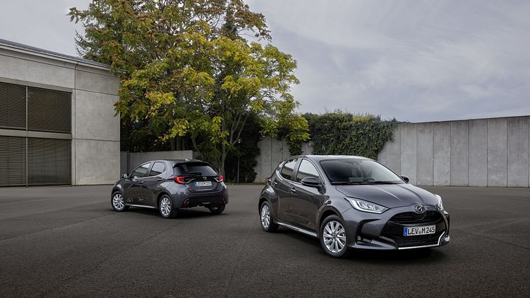 MAZDA2_HYBRID_068