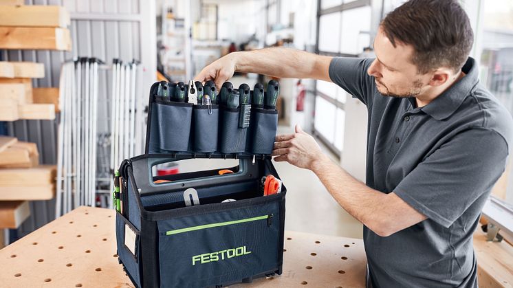 Med ny værktøjstaske vil værktøjsproducenten Festool forbedre håndværkernes overblik. Den robuste Systainer³ ToolBag som passer i Systainer³-systemet gør det let at organisere og transportere værktøj og tilbehør. Foto: Festool.