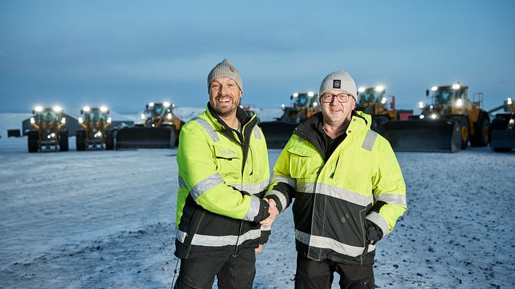 Patrik Snell och Jörgen Hellgren vid gruvan i Svappavaara