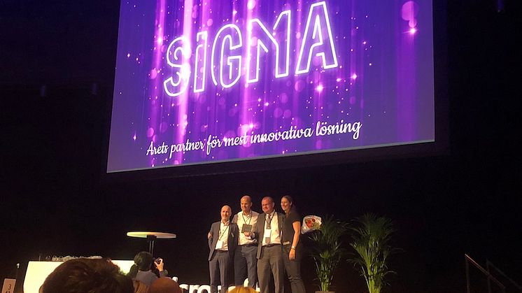Proud winner of the award “Partner of the Year for the most innovative solution”. Persons from left: Klas Hammar, Microsoft; Joacim Damgard, MD Microsoft Sweden; Hans Hellström, Sigma IT Consulting and Catharina Ljungberg, Microsoft.
