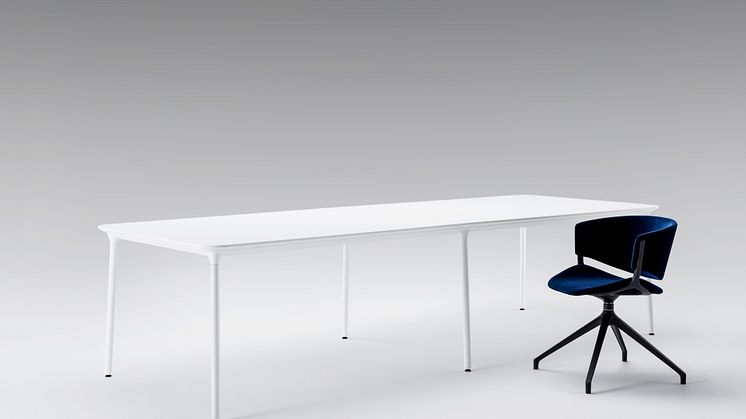 Phoenix table and chair