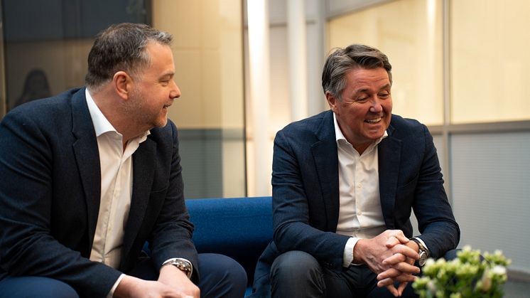 Norsk e-fuel x Norwegian_ Från vänster_Norsk e-Fuels kommersiella direktör Lars Bjørn Larsen och Norwegians koncernchef Geir Karlsen