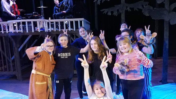 Vargskogen-skådespelare: Nea Staxhammar, Albin Stodne, Nova Karlsson, Moa Nilsson Jahr, Indra Florell Jonsson, Molly Hagelin, Oisín Högfeldt, Arwin Strandberg, Freja Larsson. Musiker: Anna Karlsson, Niklas Bertilsson, Thomas Eriksson.