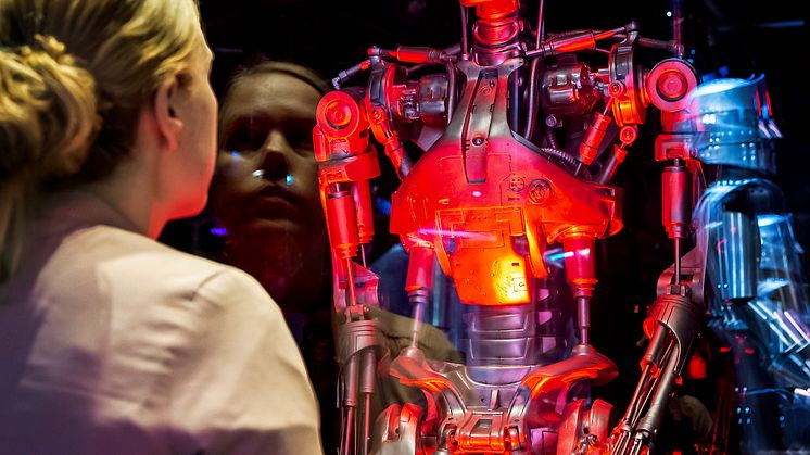 Ett hundratal humanoida robotar på väg till Tekniska