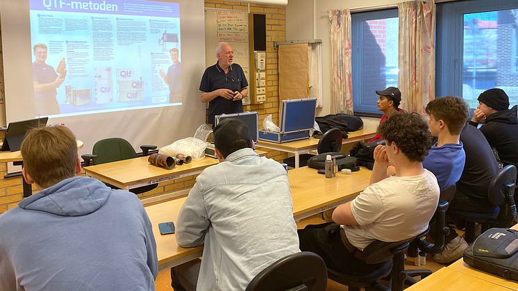 Björn Carlsson, grundare av QTF, höll ett seminarie om gaser i vätska, avgasning och rening.