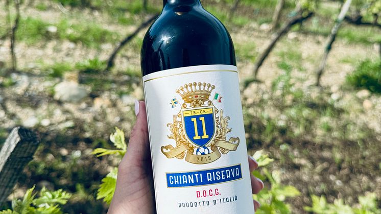 Bottle Cecchi No11 Chianti Riserva_vineyard.jpg