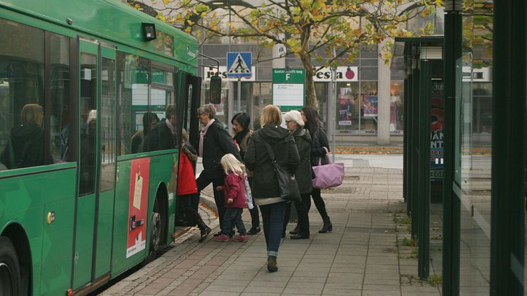 Byt bilen mot kollektivtrafik och bli friskare