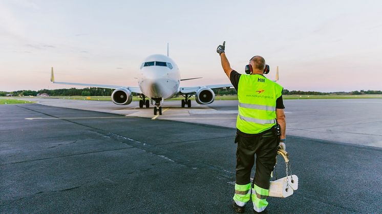 Från fredag 12 juni kan man flyga reguljärt till Antalya i Turkiet, och bl a den vägen nå Istanbul.