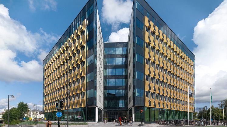 Kontorshuset Citypassagen i Örebro som är nominerad till Glaspriset 2020 - Fotograf: Erik Wik