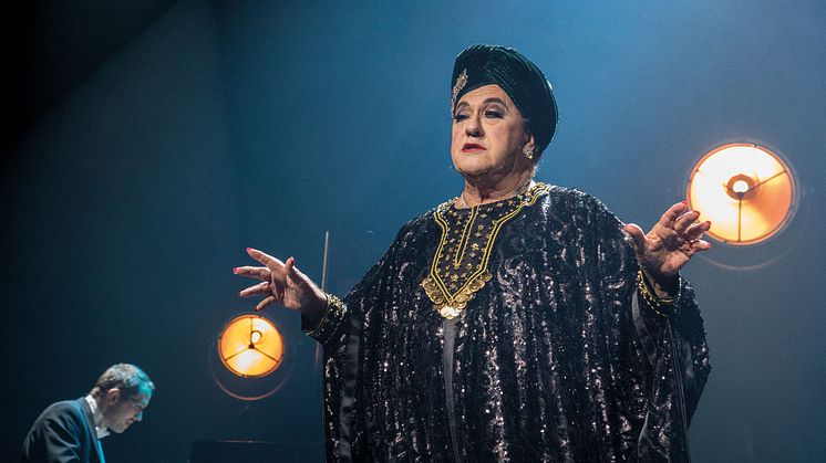Tommy Körberg i LOLA - spelas 27 och 28 april på Vara Konserthus