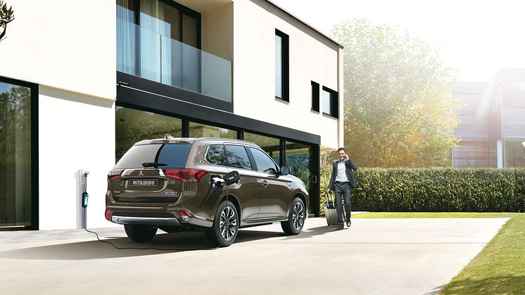 Mitsubishi Outlander Plug-in Hybrid EV 2016