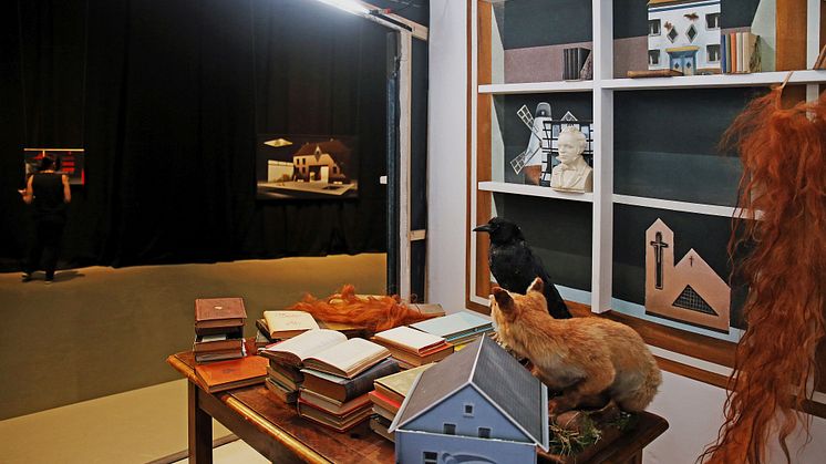 Museum der bildenden Künste - Ausstellung "Plateau" - auf dem begehbaren Bühnenbild