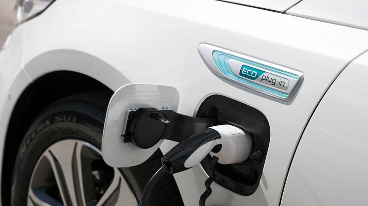 ​Kia trea totalt och störst på laddhybrider i Sverige