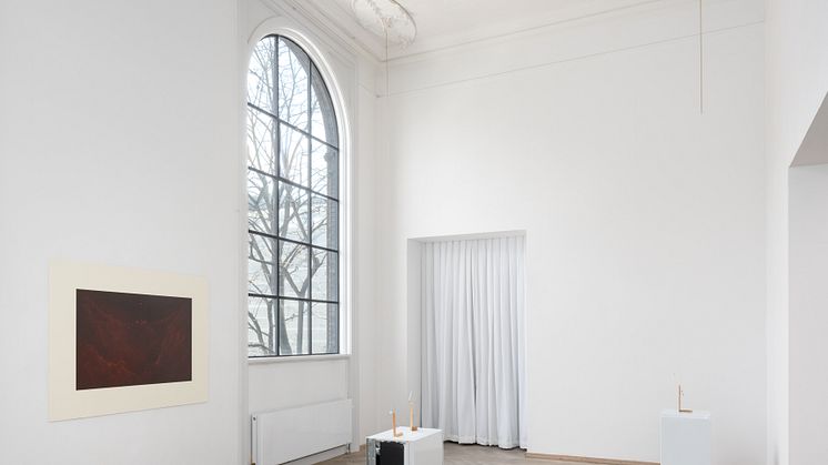 Mads Hyldgaard Nielsen, Di sotto in sù. L’abisso Celeste, 2023. Søren Frederik Petersen, Hard Candy, 2023. Adele Marie Rannes, Love Letters for Cydonia, 2023