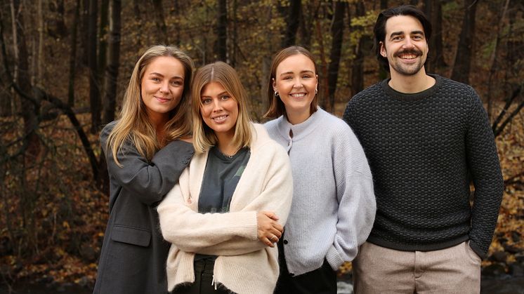 Simpl styrker laget. f.v. byråleder Karoline Smådal, kreativ rådgiver Kari Vatne, kommersiell leder Kristin Naomi Sandstrand og konseptutvikler Morten Sandvik.