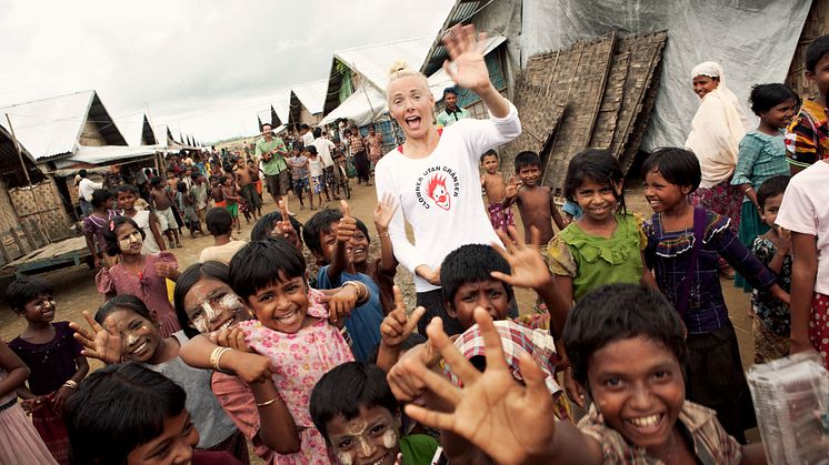 Myanmar_Alex Hinchcliffe.jpg