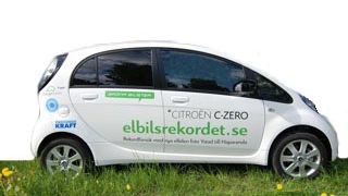 Chargestorm förser elbil på turné i Sverige med laddmöjligheter 