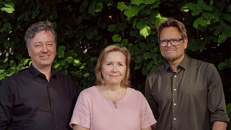 Geir Haaversen, grunnlegger og daglig leder i A-lab, konsernsjef Grethe Bergly i Multiconsult og grunnlegger Odd Klev i A-lab.