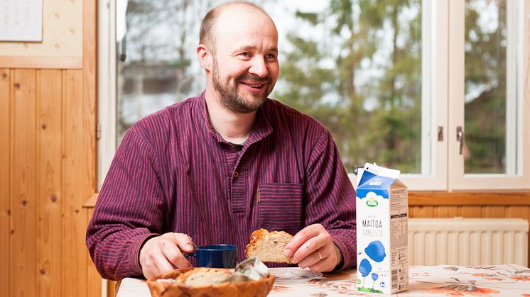 Arla siirtyy vähittäiskaupassa kokonaan suomalaiseen maitoon