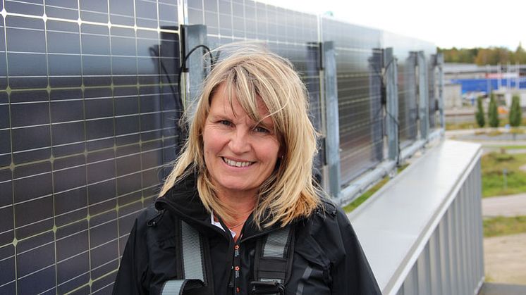 Solcellspanelerna kommer att vara av samma dubbelsidiga typ som Luleå Energi satt upp på sitt eget kontorstak 2016. 