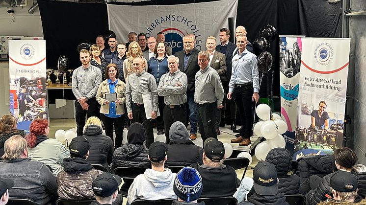 Motorbranschen kvalitetssäkrar gymnasieutbildning i Säffle. Herrgårgdsgymnasiet certifierat som Motorbranschcollege!