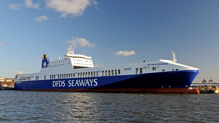 Grönt jättekliv i Göteborgs Hamn: DFDS elansluter sina fartyg
