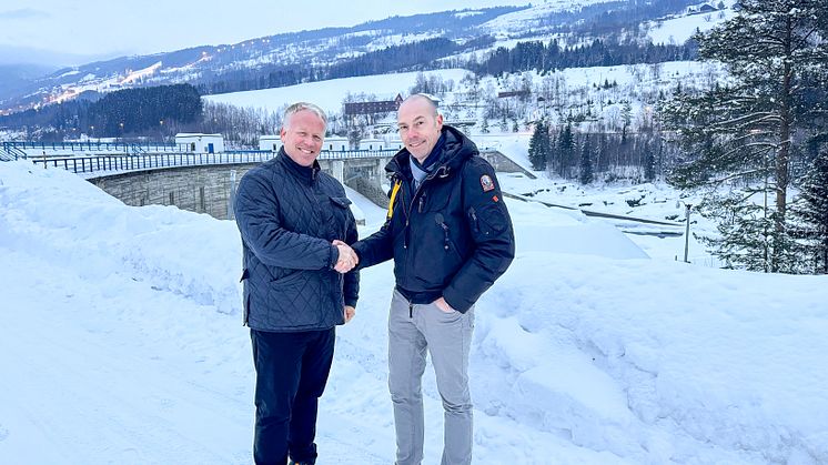 From left: Svein Atle Hagaseth, CEO of Green Mountain and Thomas Kraft, Managing Director at Hewlett Packard Enterprise Norway.