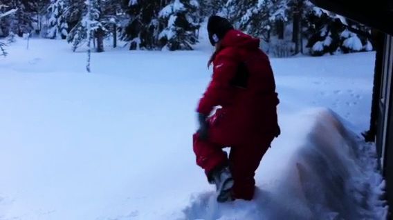 Vi hoppar i snön i Sälen
