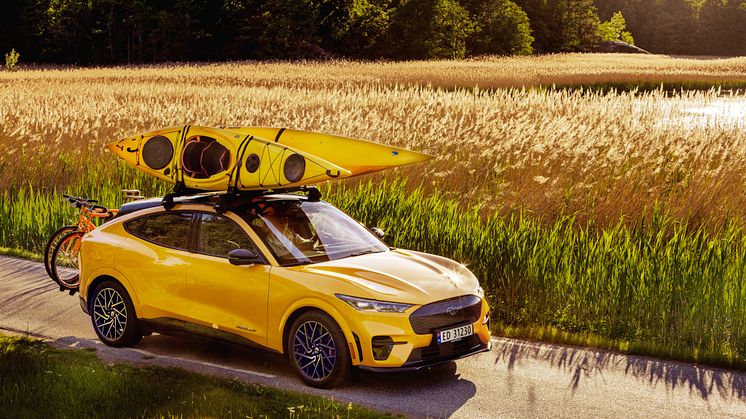 Ford Mustang Mach-E GT taklast 2022 (25)