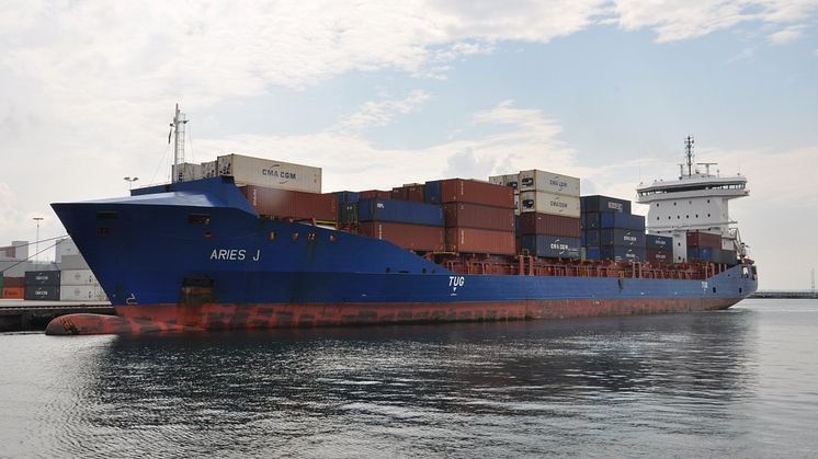 Premiäranlöp för CMA CGMs nya ”Scandinavian Shuttle Service” och Aries J. i Helsingborgs Hamn