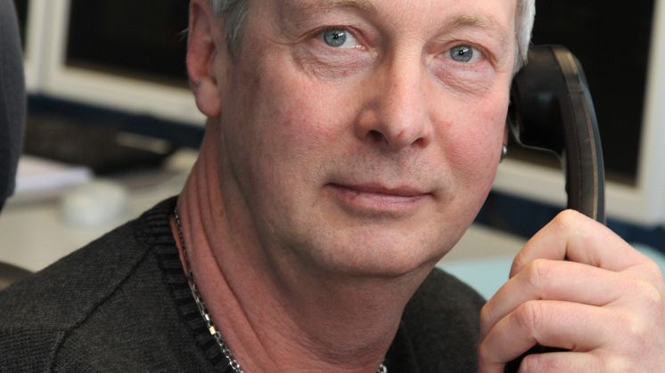 Michael Huck an seinem Arbeitsplatz in der Leitstelle von Westfalen Weser Netz 