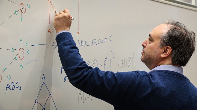 Rickard Armiento, docent i fysikalisk modellering vid Linköpings universitet är en av författarna bakom den vetenskapliga artikeln som är publicerad i Science Advances.