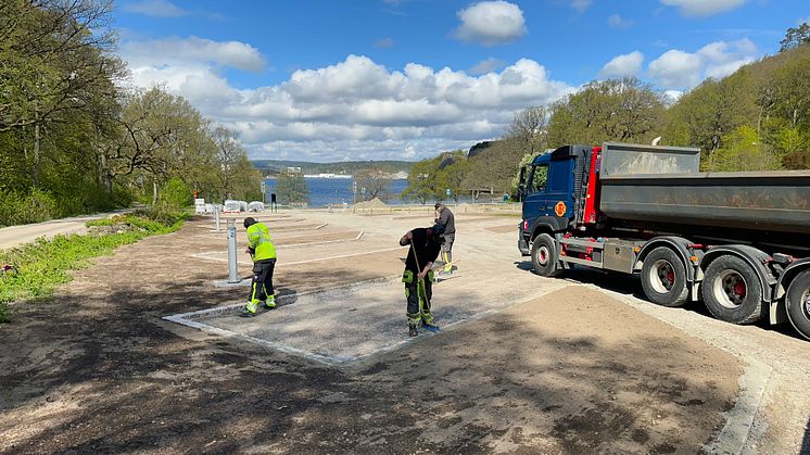 arbete pågår vid ställplatserna.jpg