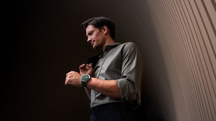 Huawei Watch Ultimate Green_business 7_EN_JPG_0828.jpg