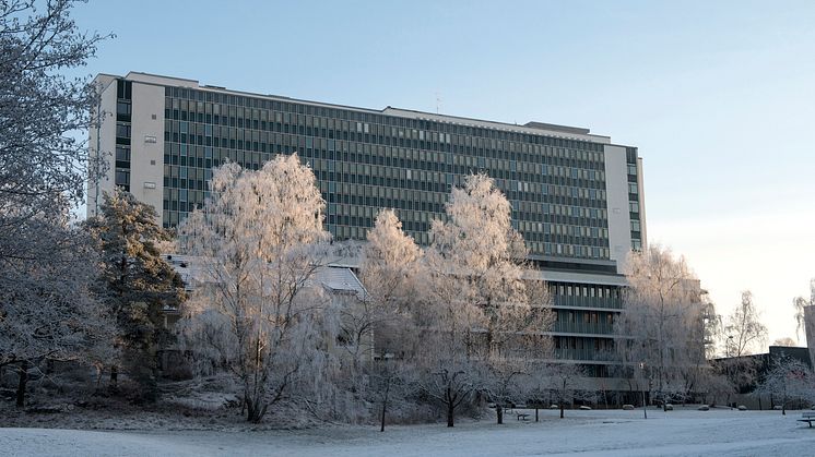 Danderyds sjukhus går från stabsläge till förstärkningsläge som innebär att beredskapen stärks ytterligare.