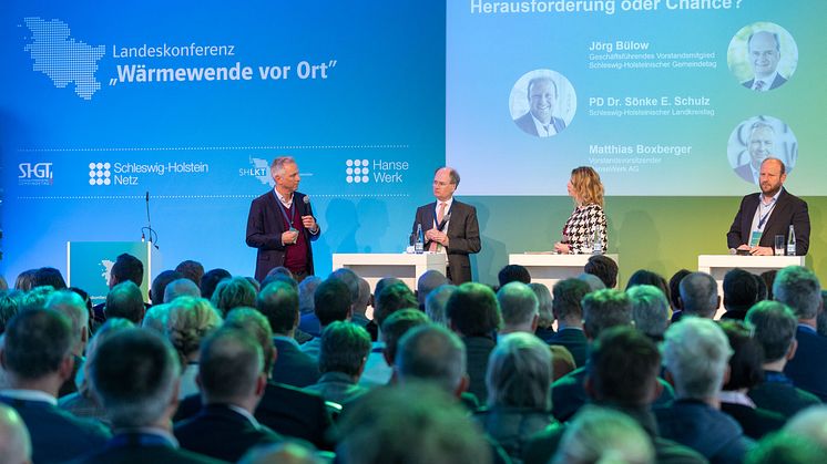 240424_Podium_Wärmekonferenz.jpg