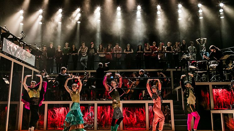 Carmen Moves