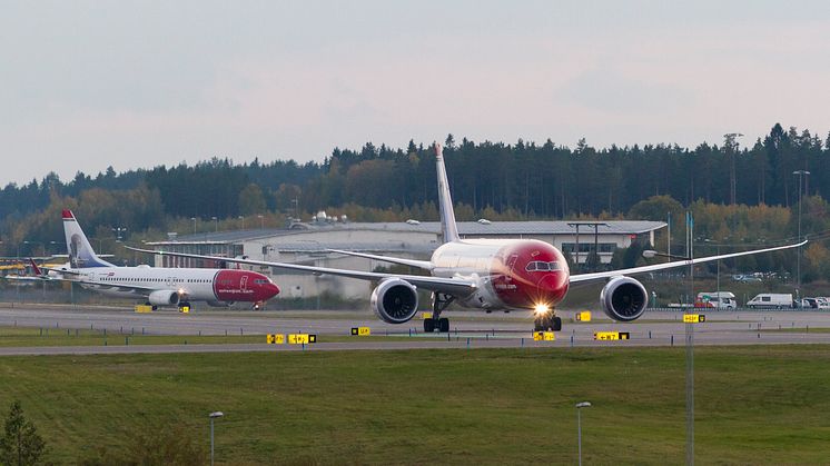 737 and 787 