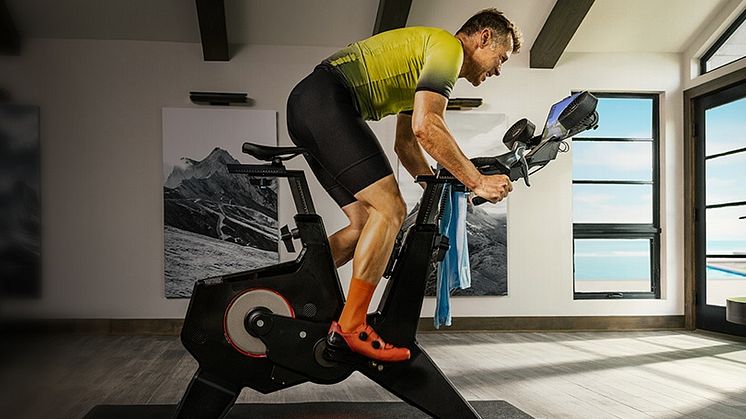 Garmin Tacx NEO Bike Plus tuo ulkopyöräilyn tunnelmaa sisäharjoitteluun