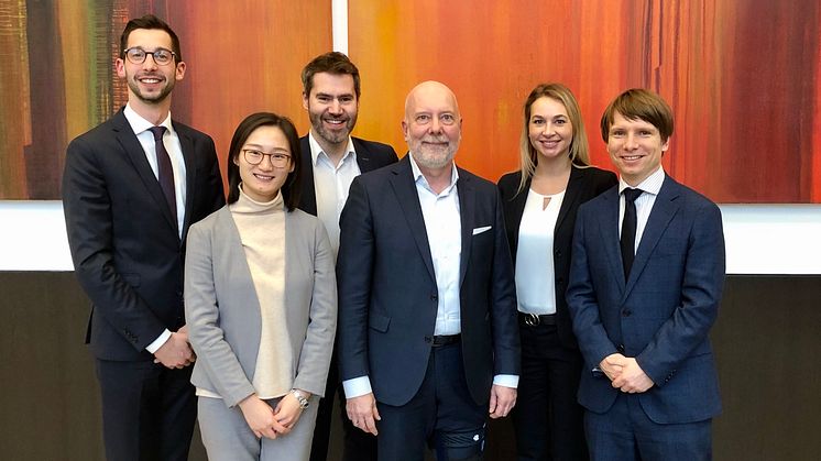 Kooperation Barmenia Krankenversicherung AG und unisonSteadfast, v.l.n.r.: Tom Hennig, Barmenia, Manager International Health Insurance, Weiying Yang, Unison, China Liaison Officer, Tobias Arns, Barmenia, Wolfgang Mercier, Unison, CEO, Hanna Kroon, B