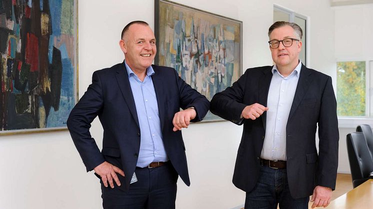 Bredbåndsdirektør hos Energi Fyn, Carsten Nedergaard Hansen og admin. direktør i Telenor Lars Thomsen