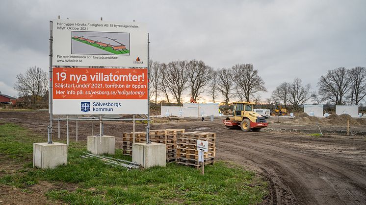 Bilden föreställer arbetet med det nya bostadsområdet i Mjällby i Sölvesborgs kommun och är tagen den 25 november 2020. Finns att ladda ner som högupplöst pressbild via länk nedan. Foto: Sölvesborgs kommun.