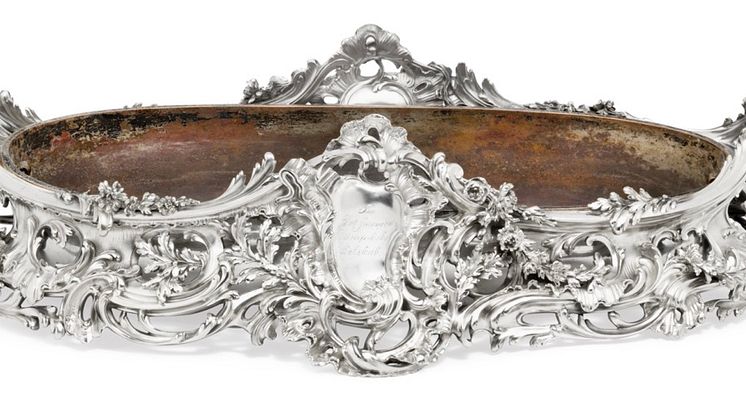 Fransk nyrokoko jardinière af sølv. 20. år.s begyndelse. Vægt 5.785 g. L. 64 cm. Proveniens; Isak Glückstadt. – stor.jpeg