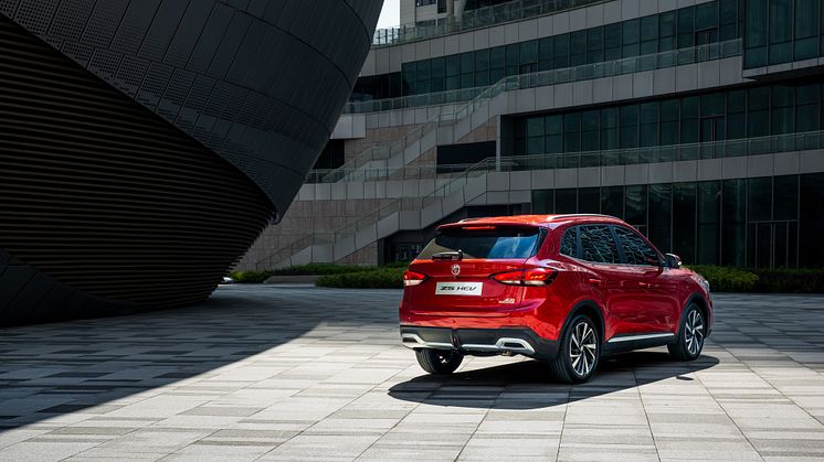 MG ZS Hybrid+ takaviisto.jpg