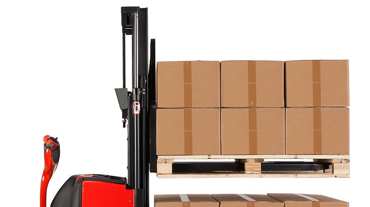 Nyhet från World of Material Handling -  Den kompakta dubbelstaplaren 