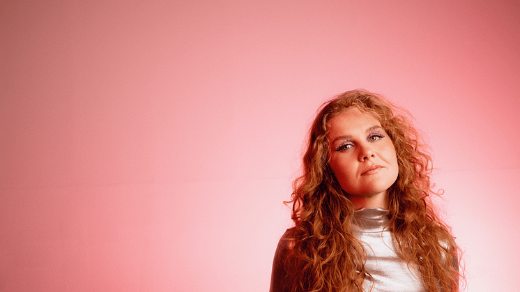 Trondheims-artisten Maria Wilhelmine gir oss en smakebit fra hennes første EP med låta "Heaven" som slippes fredag 10. mars. Foto: Simen Sjølund/DØGN