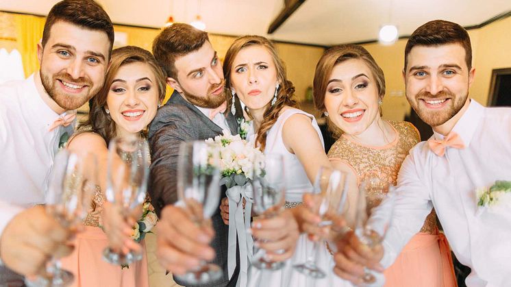 Pappaufsteller und Masken mit Foto für Hochzeiten sind sehr beliebt