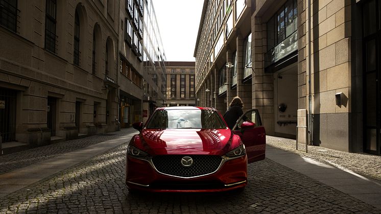 2018_Mazda6_Sedan_exteriör