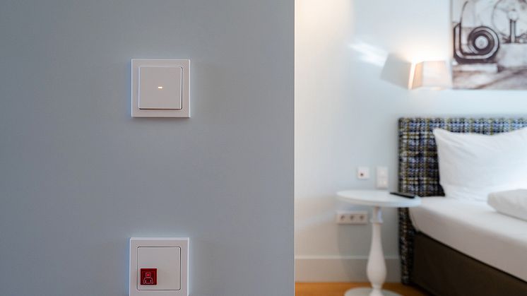 Alle barrierefreien Zimmer sind mit Berker Notrufausrüstungen der Serie Q.3 ausgestattet