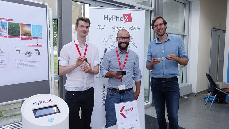 231116_Bild_TH_News_HyPhoX_Innovationspreis_BB